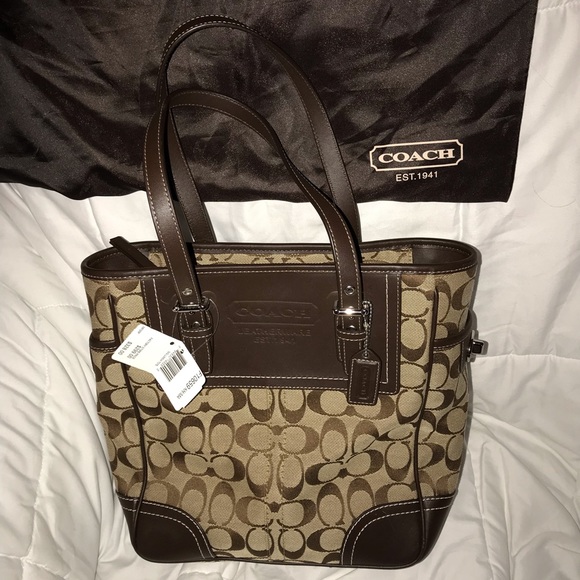๐ CLASSY COACH BAG - Picture 2 of 8